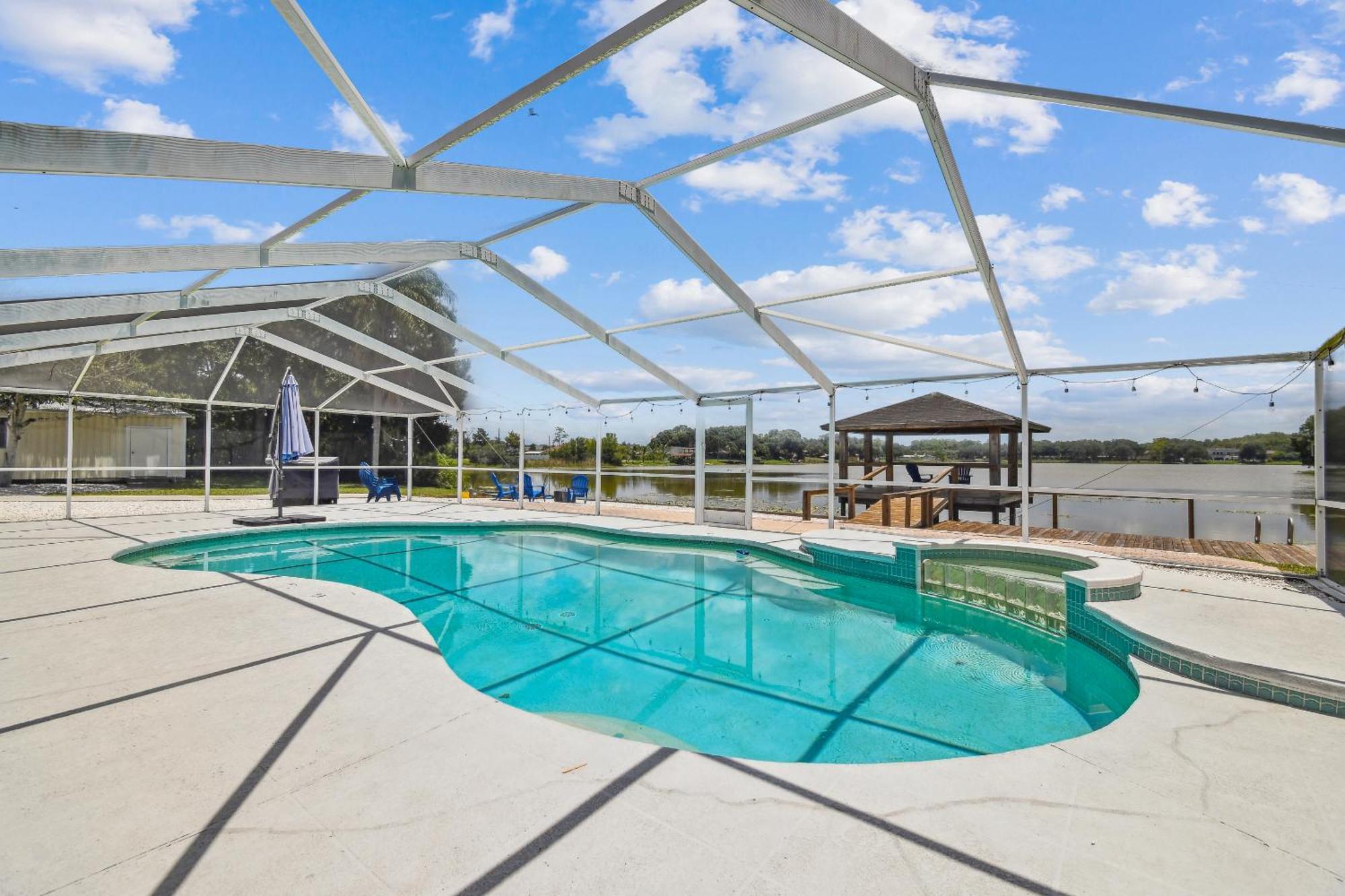 Lake House Westchase Area. Heated Pool Waterfront! Tampa Exterior photo