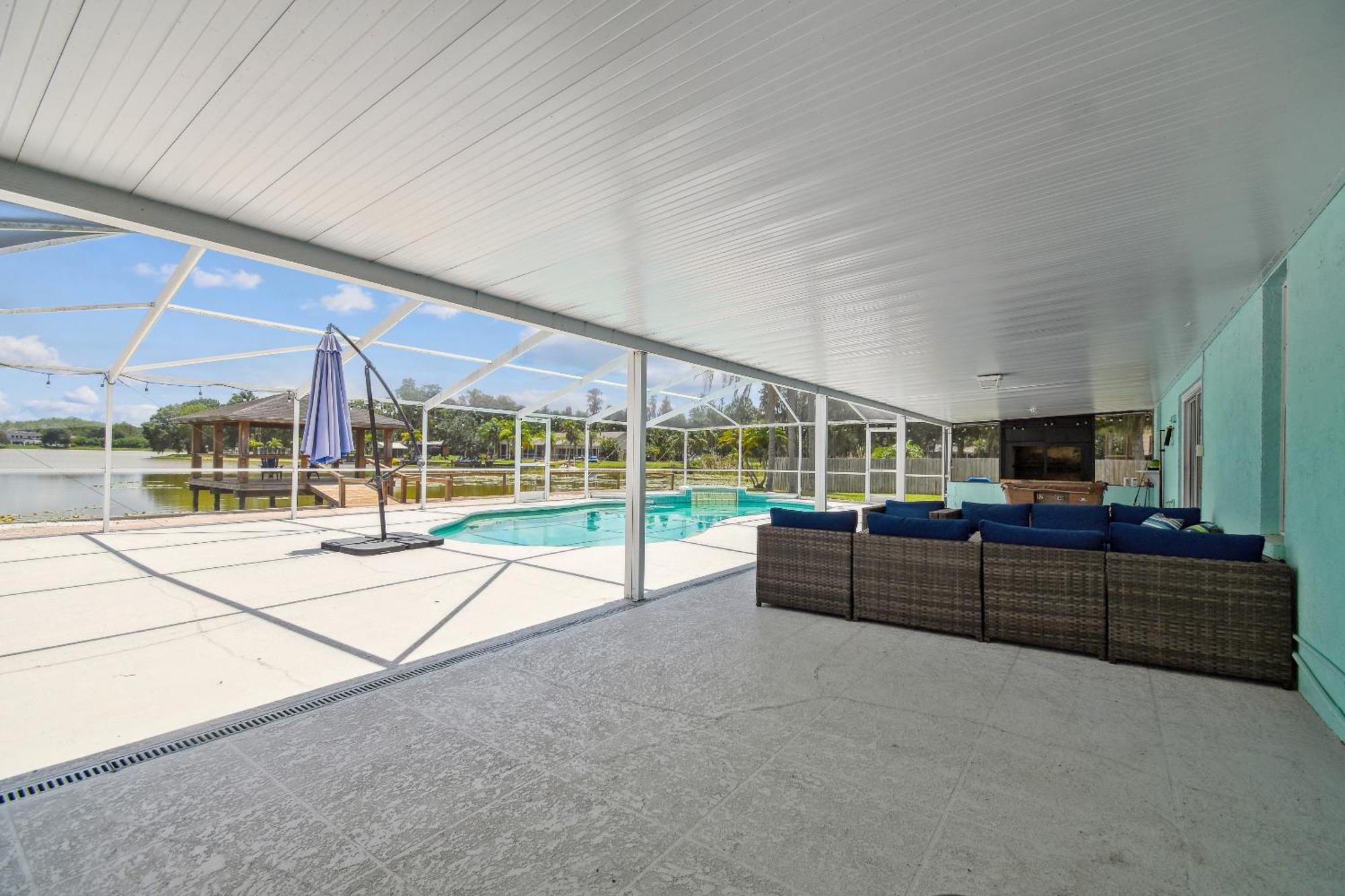Lake House Westchase Area. Heated Pool Waterfront! Tampa Exterior photo