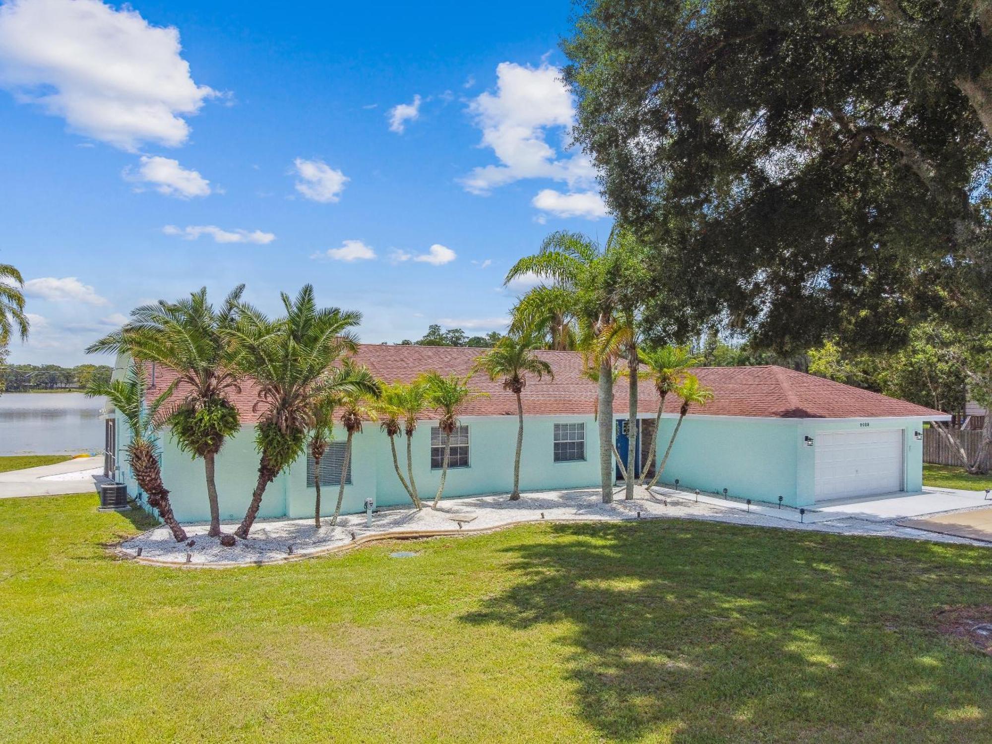 Lake House Westchase Area. Heated Pool Waterfront! Tampa Exterior photo
