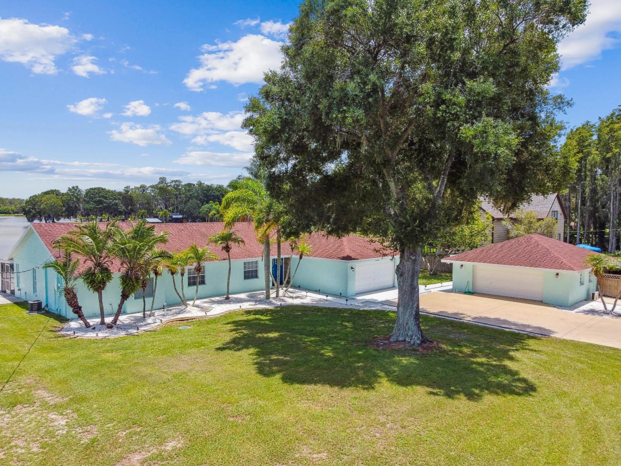 Lake House Westchase Area. Heated Pool Waterfront! Tampa Exterior photo