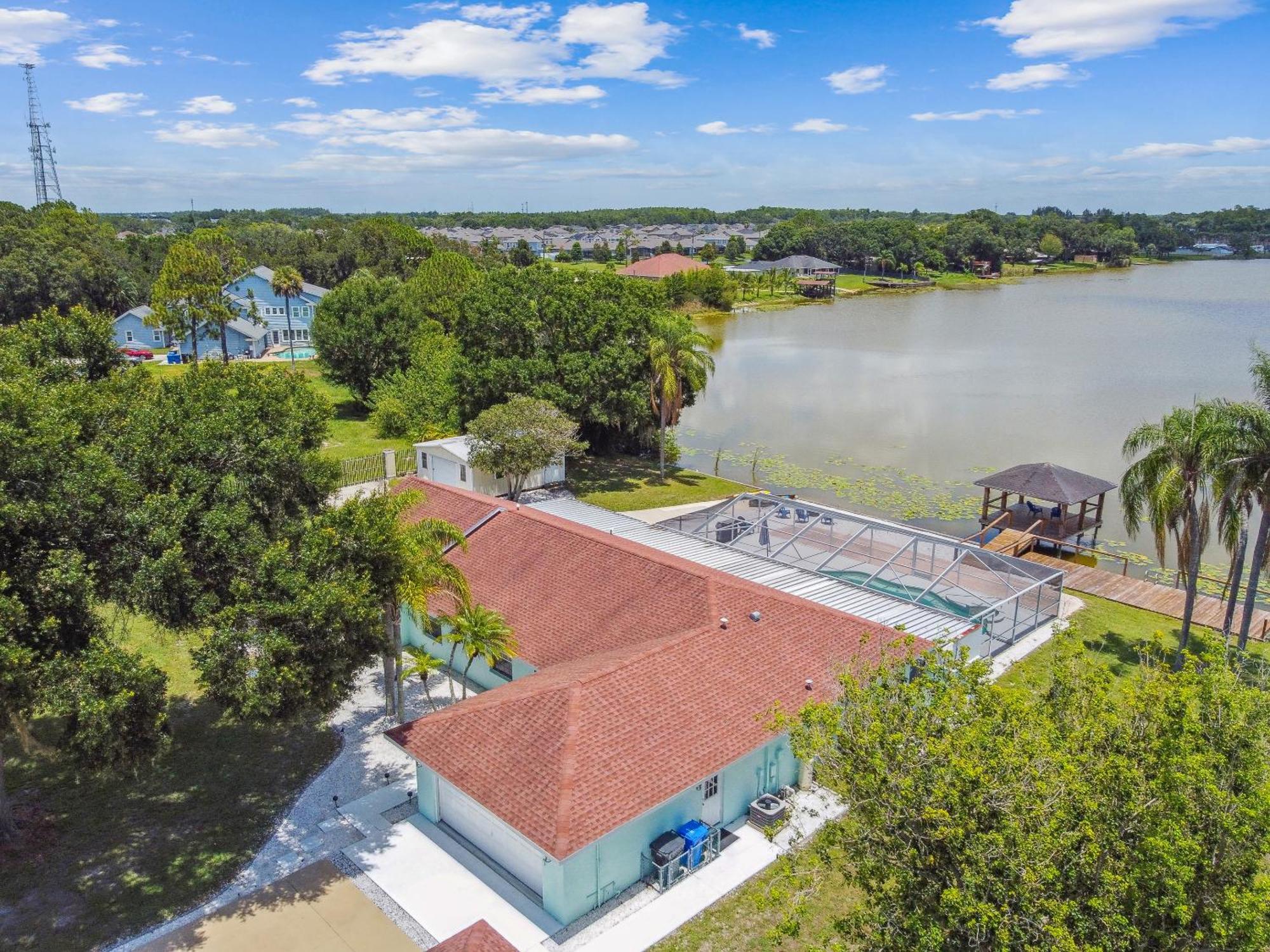 Lake House Westchase Area. Heated Pool Waterfront! Tampa Exterior photo