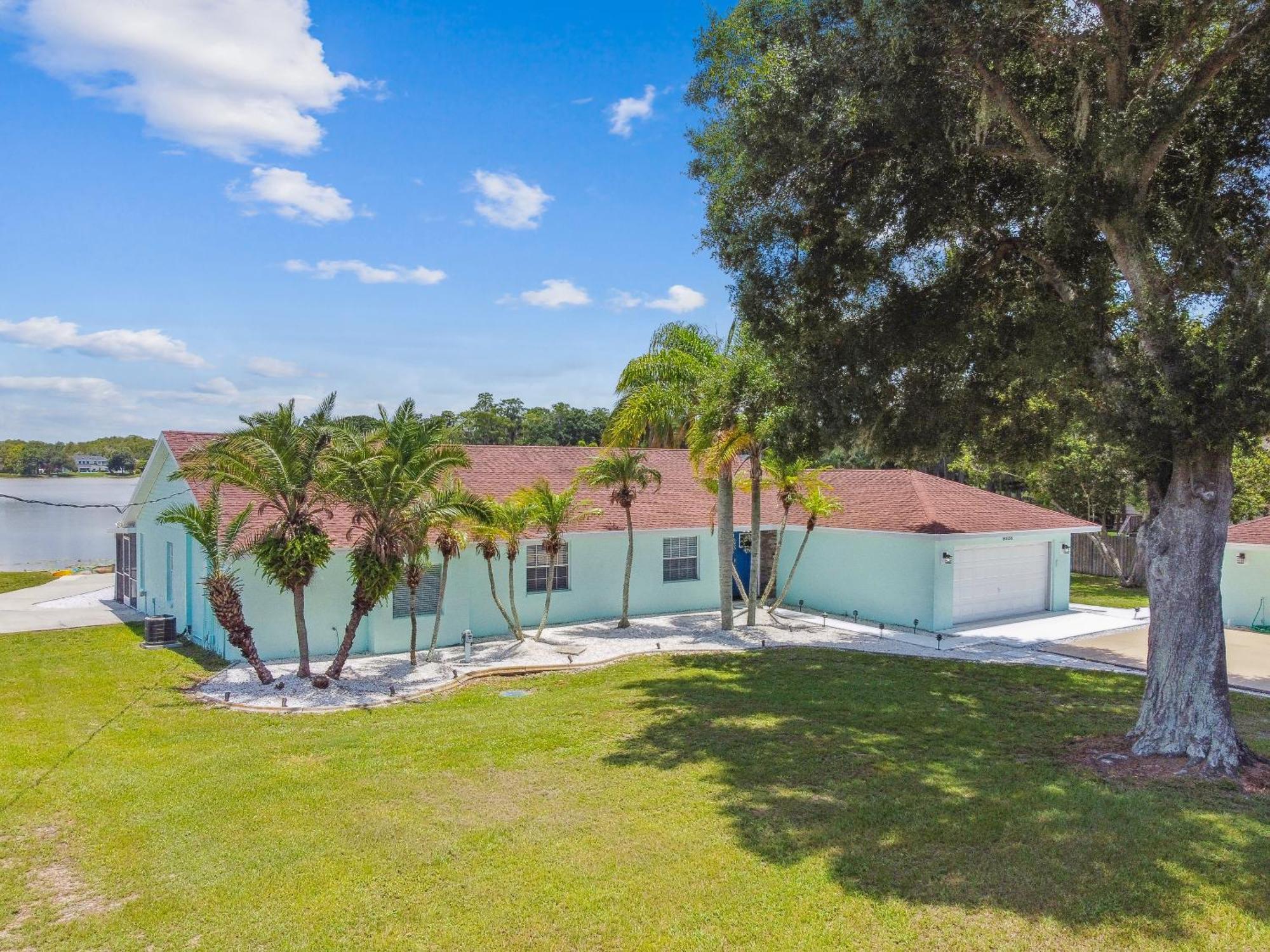 Lake House Westchase Area. Heated Pool Waterfront! Tampa Exterior photo